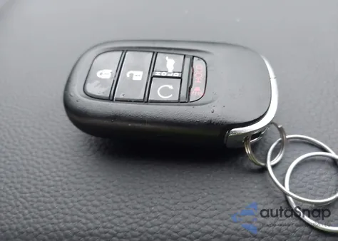 2025 Honda Cr-V Hybrid Sport-L z USA, uszkodzony, nr VIN 7FARS6H88SE110480